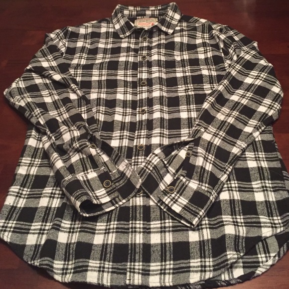 Black/white plaid flannel