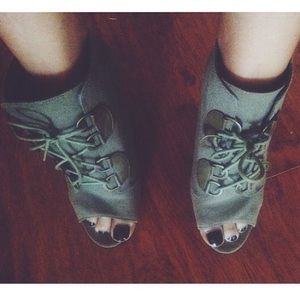 🦄 Elle Army Green Open Toe Lace Up Heels