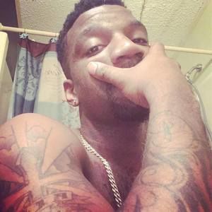 Meet your Posher, Dennis