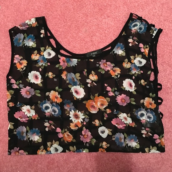Floral Caged Back Crop Top from LF milau