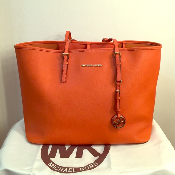 Michael Kors Jet Set Travel Medium Tote