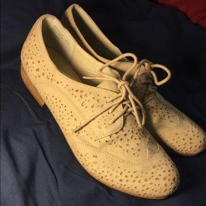 Oxford-Like shoes
