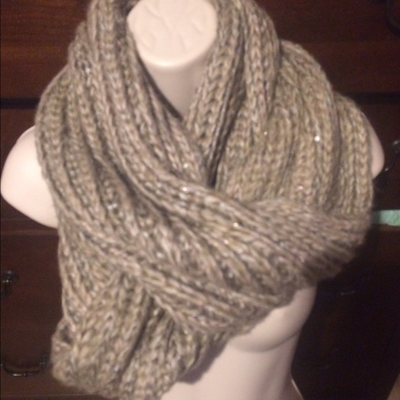 Maurices Accessories - NWT Maurices scarf