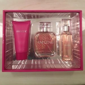 💕NWOT "Amazing " Fragrance Set💕