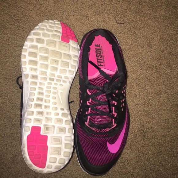 Nikes - Picture 3 of 3