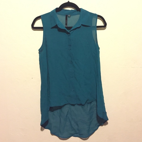 Sleeveless Bellatrix Blouse