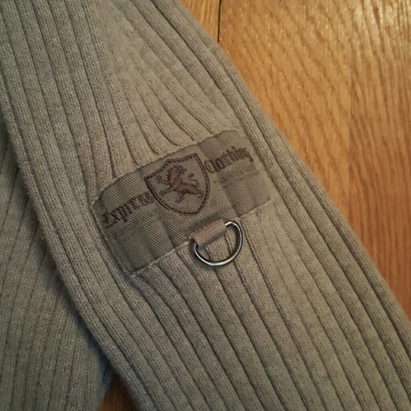 Express Men's V-Neck Pullover Sweater - Picture 5 of 6