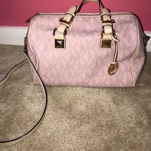 Light pink Michael Kors purse! New with strap!!