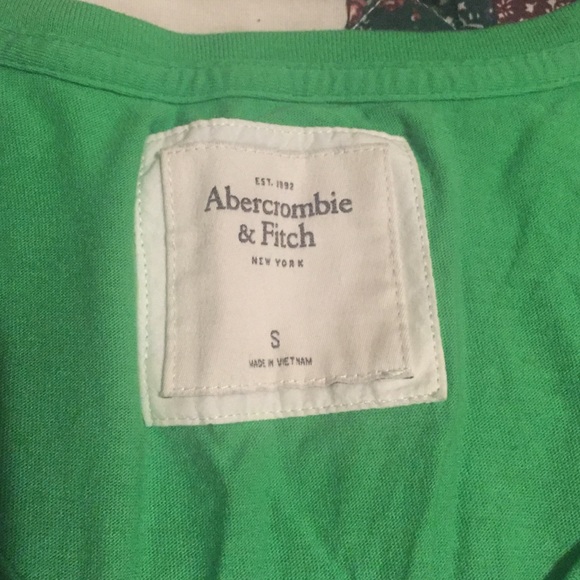 Abercrombie & Fitch v-neck tee - Picture 2 of 2