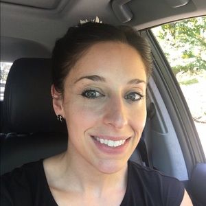 Meet your Posher, Jacqueline