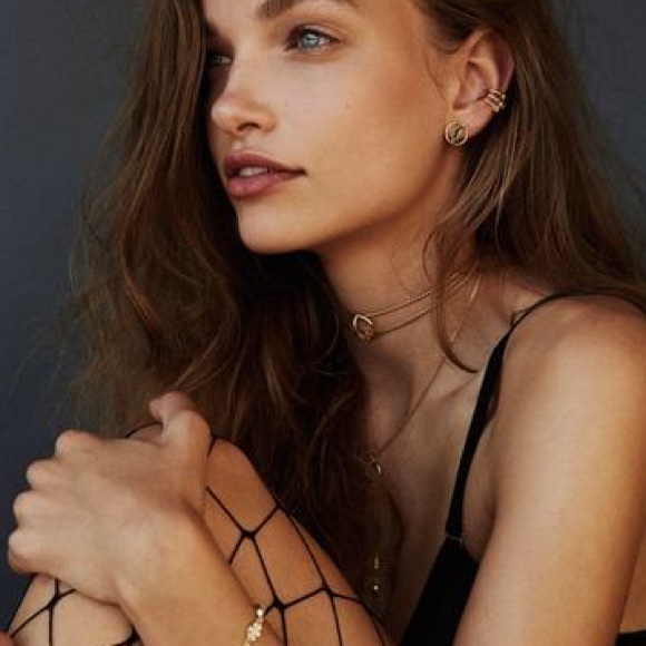 Liliclaspe choker