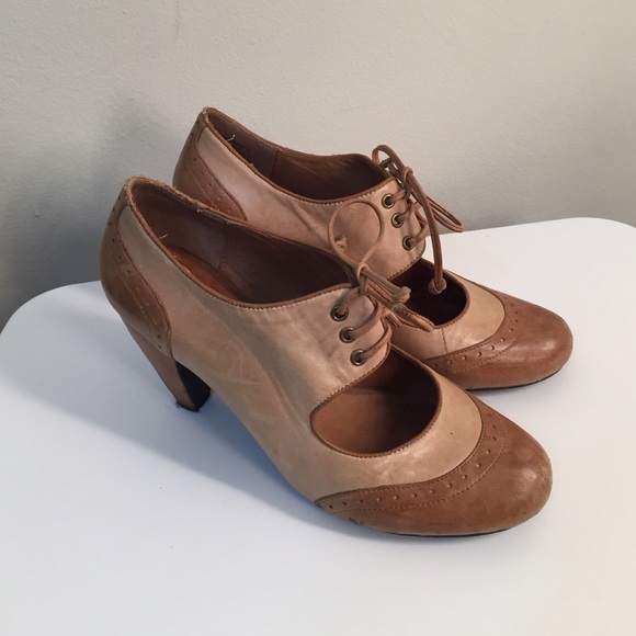 Miz Mooz Cut Out Oxford Leather Pumps