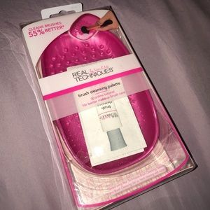 Brush cleaning palette!