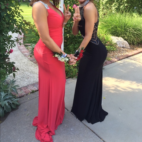 Black sparkley prom dress - Picture 2 of 4