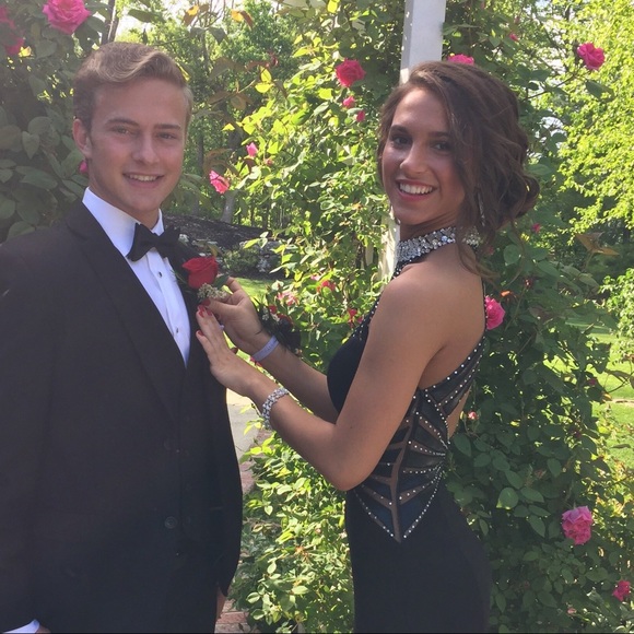 Black sparkley prom dress - Picture 3 of 4