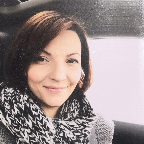 Meet your Posher, Melissa - Picture 1 of 1