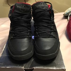 Jordan 9.5 team sneakers size 7.5 (men)