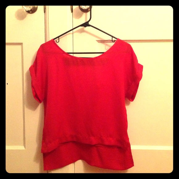 Open back Shirt - Picture 2 of 3