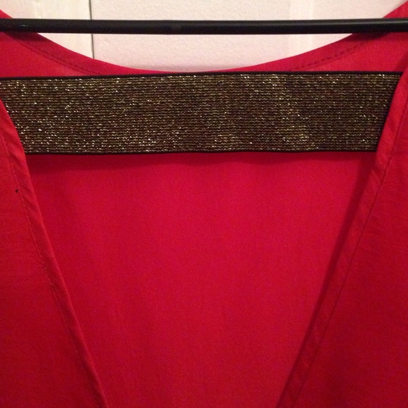 Open back Shirt - Picture 3 of 3