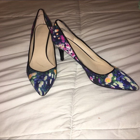 ✨SALEEEE✨ Floral Nine West Heels