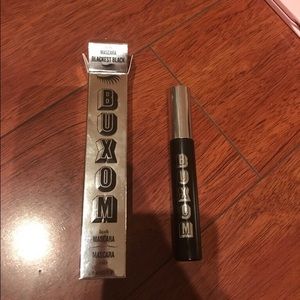 Buxom mascara