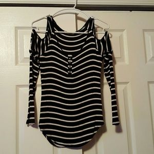 Cold Shoulder Black with white stripes Size S