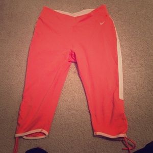 Cropped Nike leggings