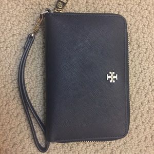 Tory butch Saffiano wristlet