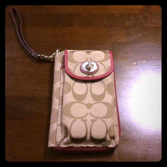 Coach wristlet with a phone pocket!