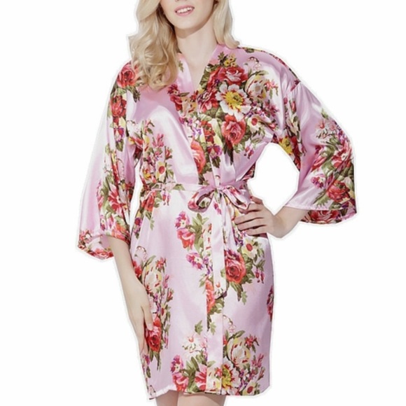 Sale! Floral Satin Kimono l Plus Too - Picture 4 of 8