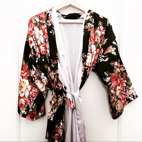 Sale! Floral Satin Kimono l Plus Too - Picture 7 of 8