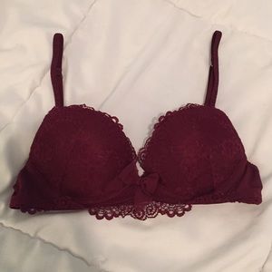 Gilly Hicks bra
