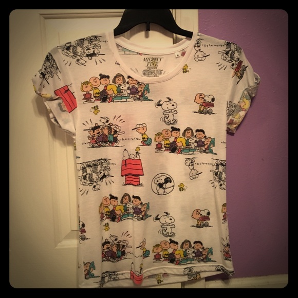 Peanuts graphic tee. Size M. Brand: Mighty Fine.