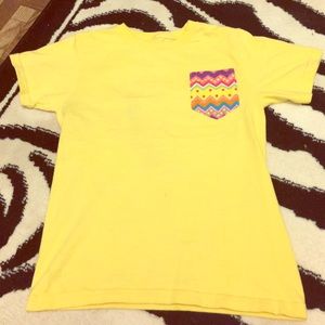 🎀Girls Yellow Tee w/ Pocket Detail- Medium (8)🎀