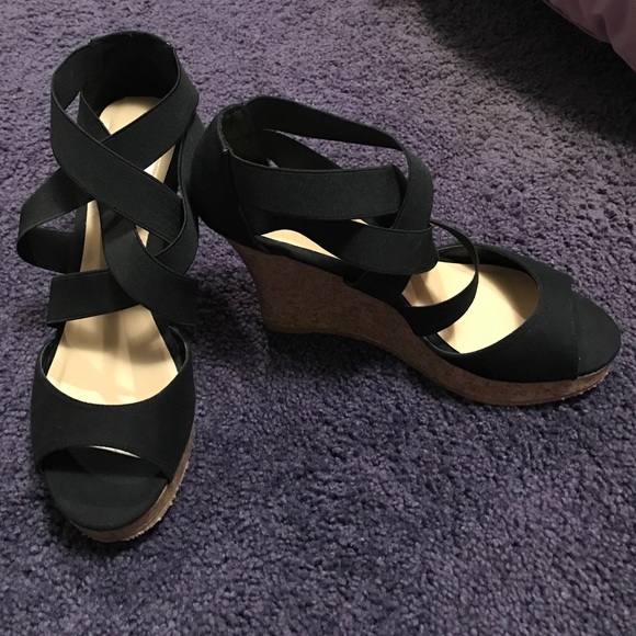 Black wedge shoes.