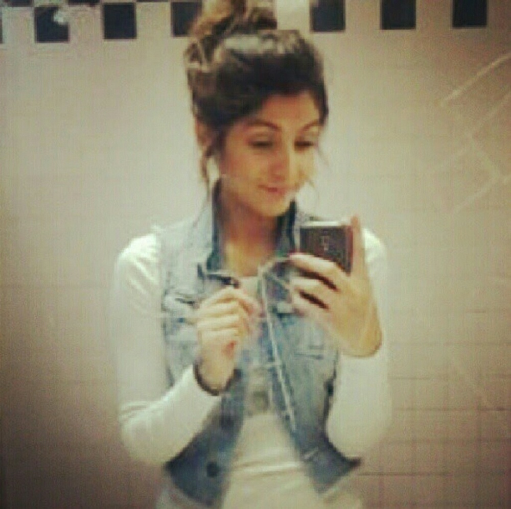 Meet your Posher, Alicia