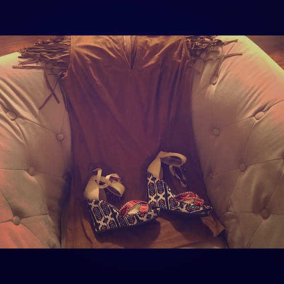 BKE brand Aztec inspired wedges