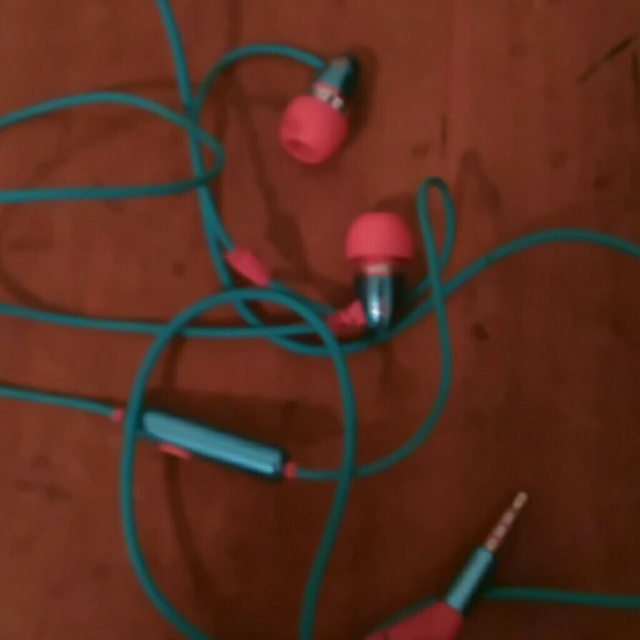 Earphones - Picture 2 of 2