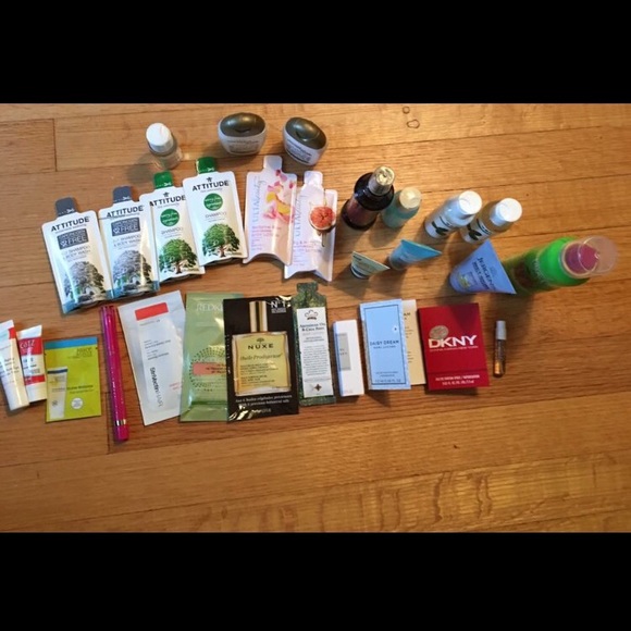 30+ beauty samples. Some are full size.