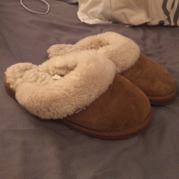 NWOT!! Emu brand slippers!