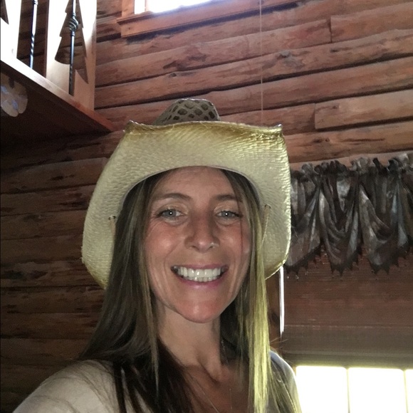 Meet your Posher, Sharon