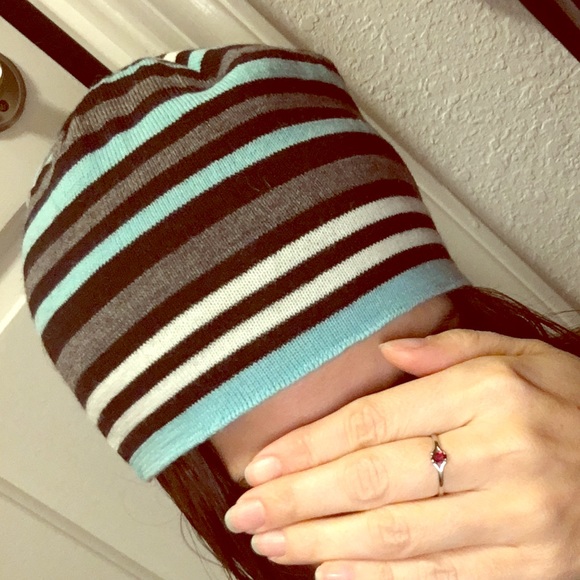 SMARTWOOL REVERSIBLE BEANIE. Stripe/floral.OS.Wool
