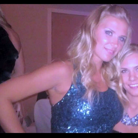 Dress - Picture 4 of 4