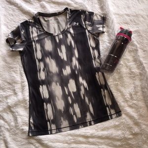 Medium Fitted UNDER ARMOUR Workout Tank HEAT GEAR