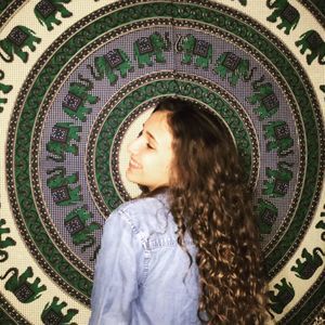 Meet your Posher, Mia