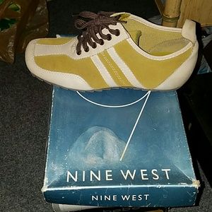Excellent used nine West sneakers