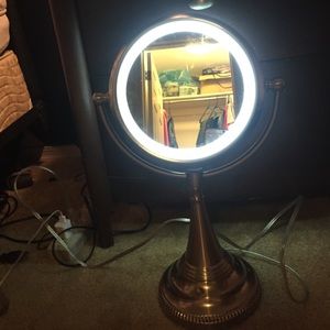 Two sided light up mirror