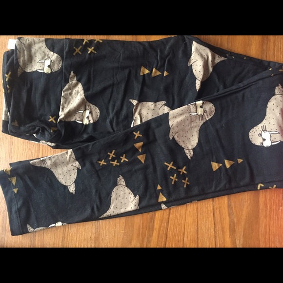 LuLaRoe BNWT OS Walrus - 🦄🦄