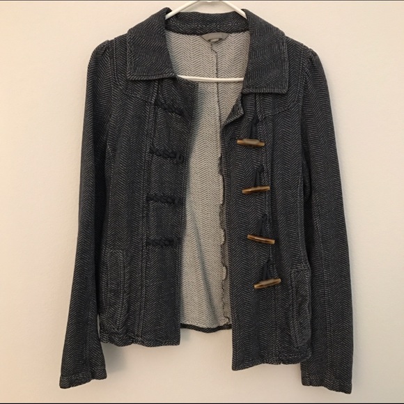 Subtle patterned collared jacket