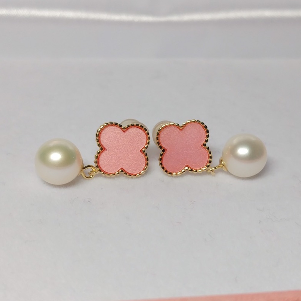 NWOT Silver Pearls Earrings